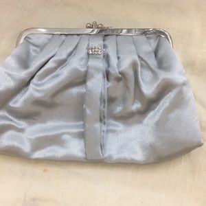 SOLD 🛍SALE $3/25 vintage inspired clutch